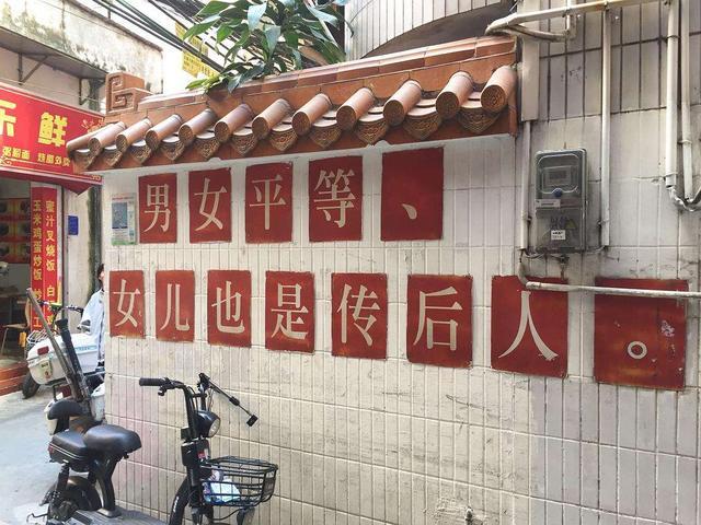 包生男孩微信_包生男孩微信:男孩的新世界